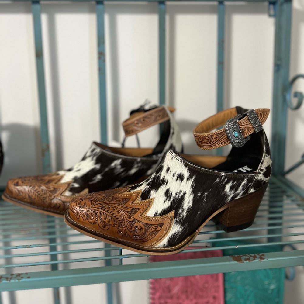 Hand-Tooled Leather  strap Genuine Hide-On Women Bootie Boot Boho Western Shoe - Picture 2 of 7